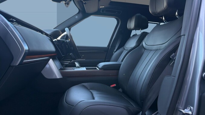 Land Rover Range Rover 3.0 D350 Autobiography 4dr Auto Diesel Estate - Image 3